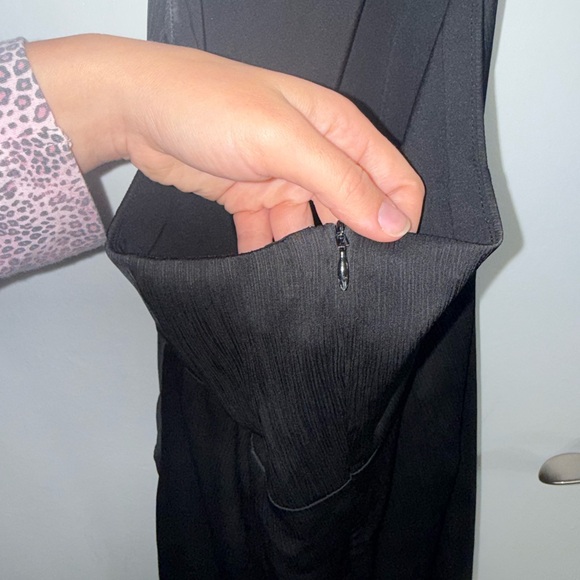 ELLIATT Myra Dress in Black Size Medium - Picture 7 of 9